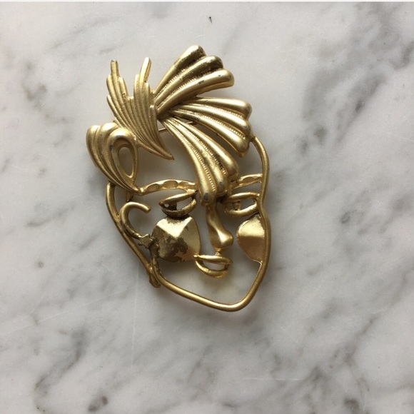 Vintage Jewelry - SALE✨Vintage Modern Art Portrait Pin